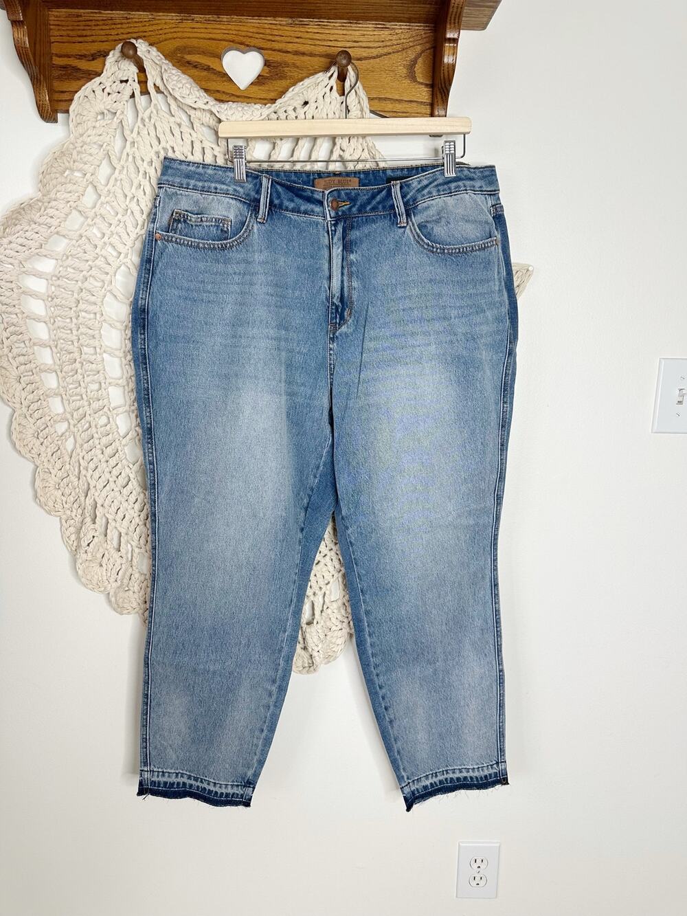 Judy Blue Boyfriend Fit High Rise Raw Hem Jeans Size 20W